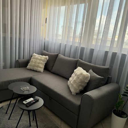 Mirela'S Apartment City Center Тирана Екстериор снимка
